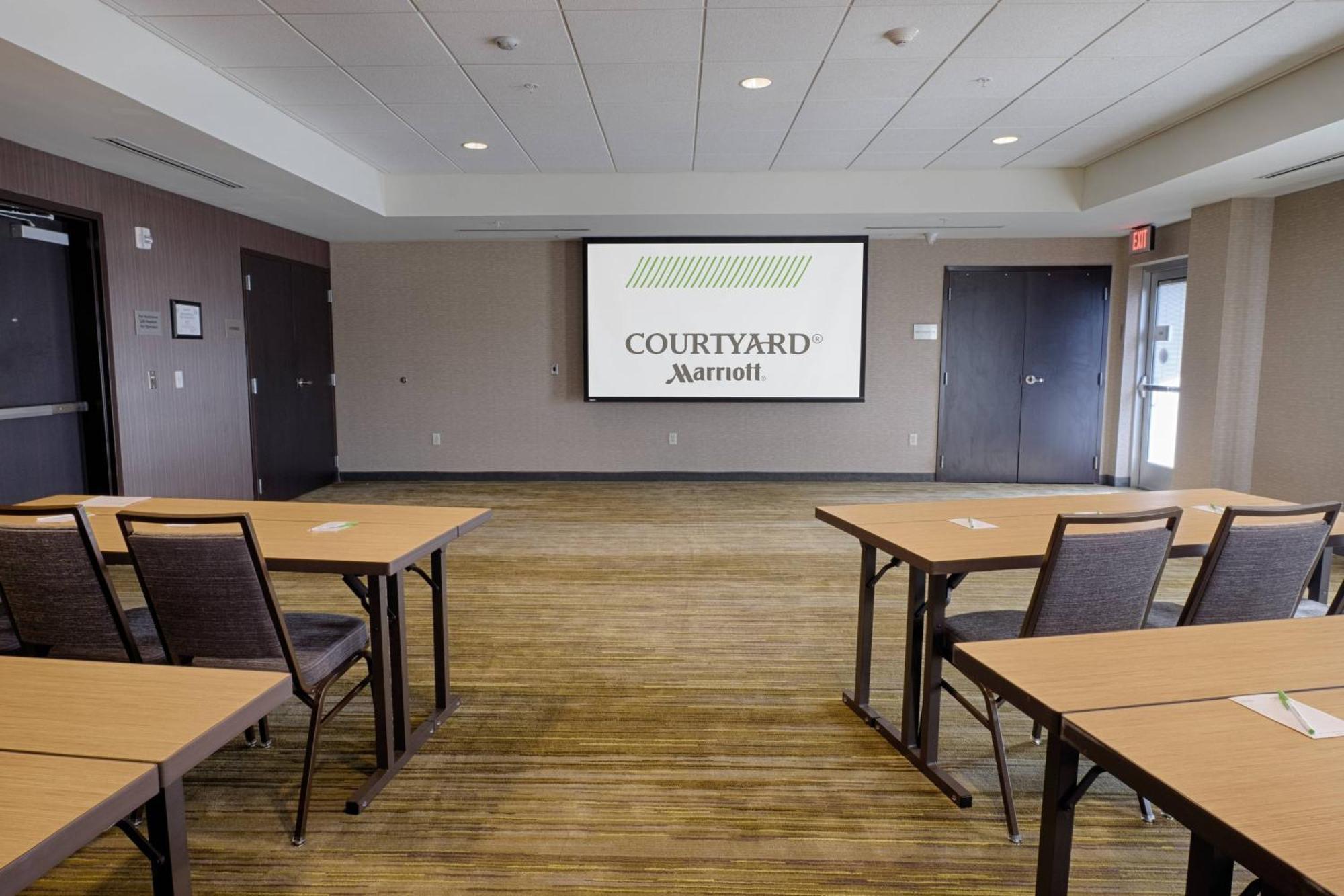 Hotel Courtyard By Marriott Albany 3*