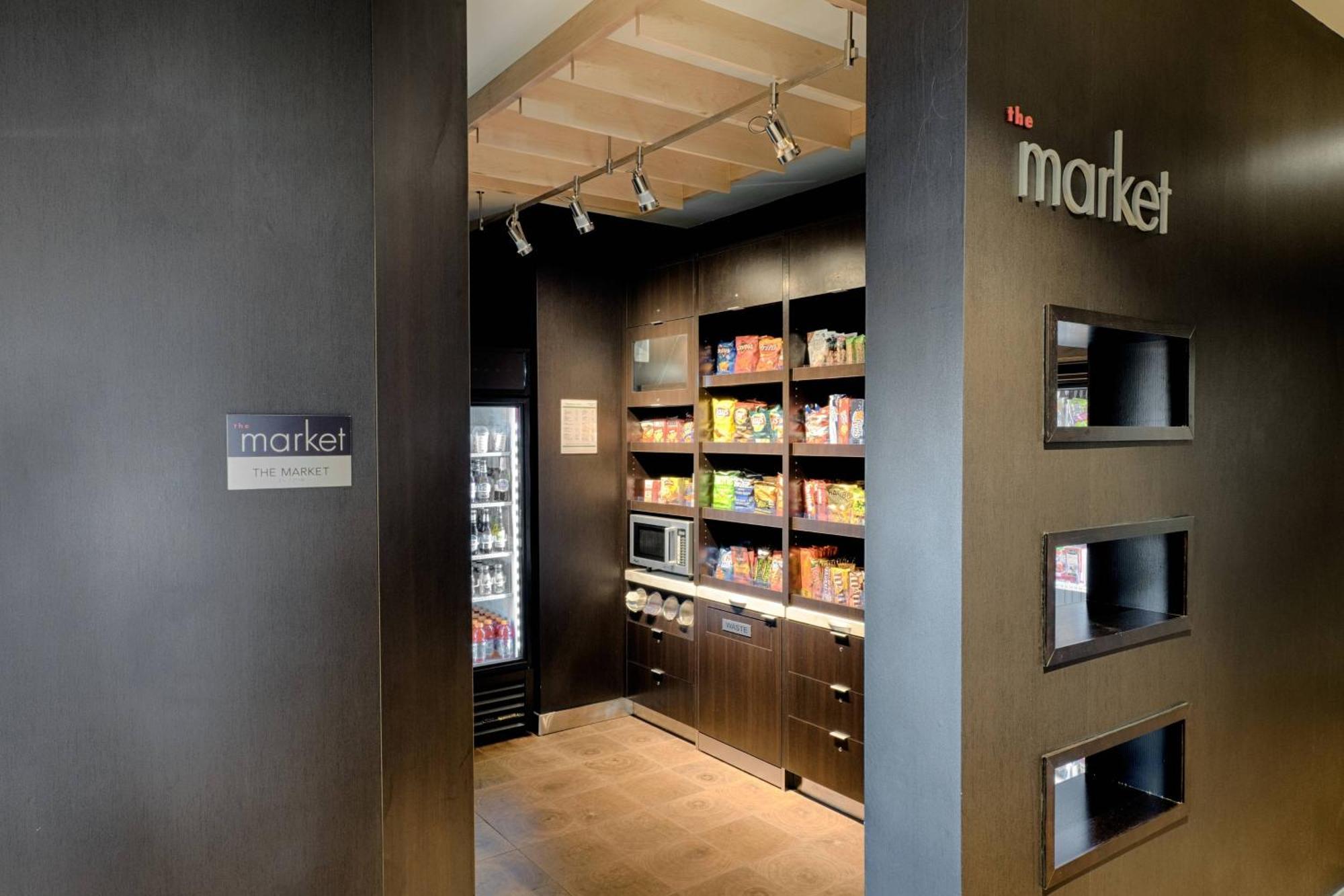 Courtyard By Marriott Albany 3*