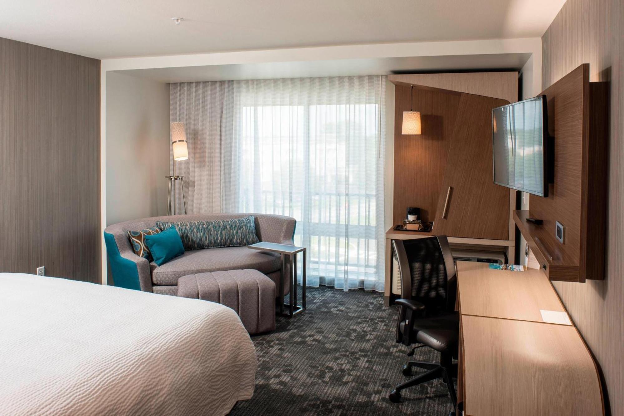 Courtyard By Marriott Albany